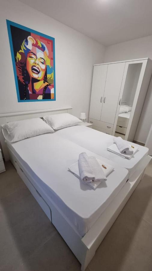 Apartamento Kings Landing Novalja Exterior foto