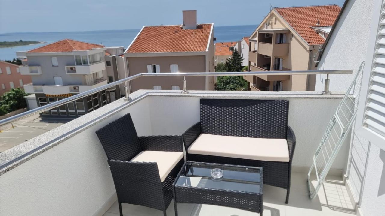 Apartamento Kings Landing Novalja Exterior foto