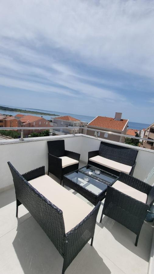 Apartamento Kings Landing Novalja Exterior foto