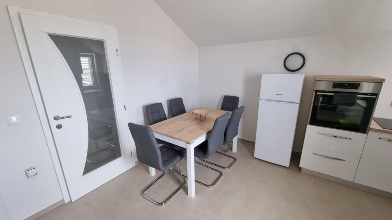 Apartamento Kings Landing Novalja Exterior foto