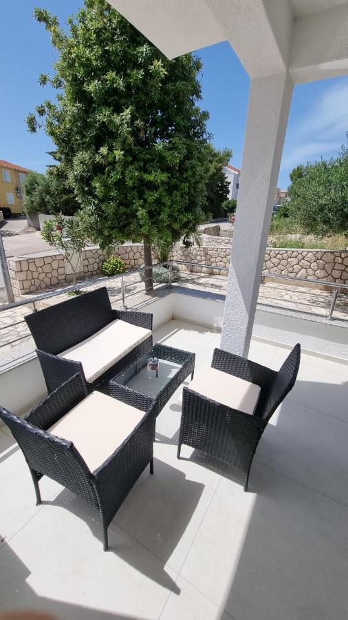 Apartamento Kings Landing Novalja Exterior foto