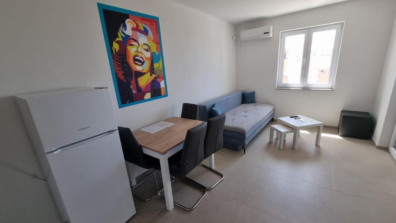 Apartamento Kings Landing Novalja Exterior foto